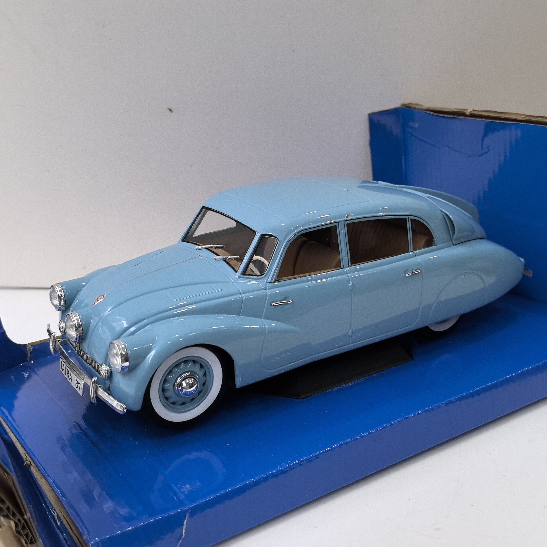 Mobil Diecast MCG Skala 1/18 T - Vintage Collectible Toy Cars ulasan dan harga